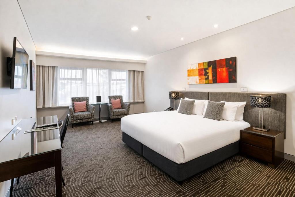 Morningside Hotel | The Colmslie Hotel