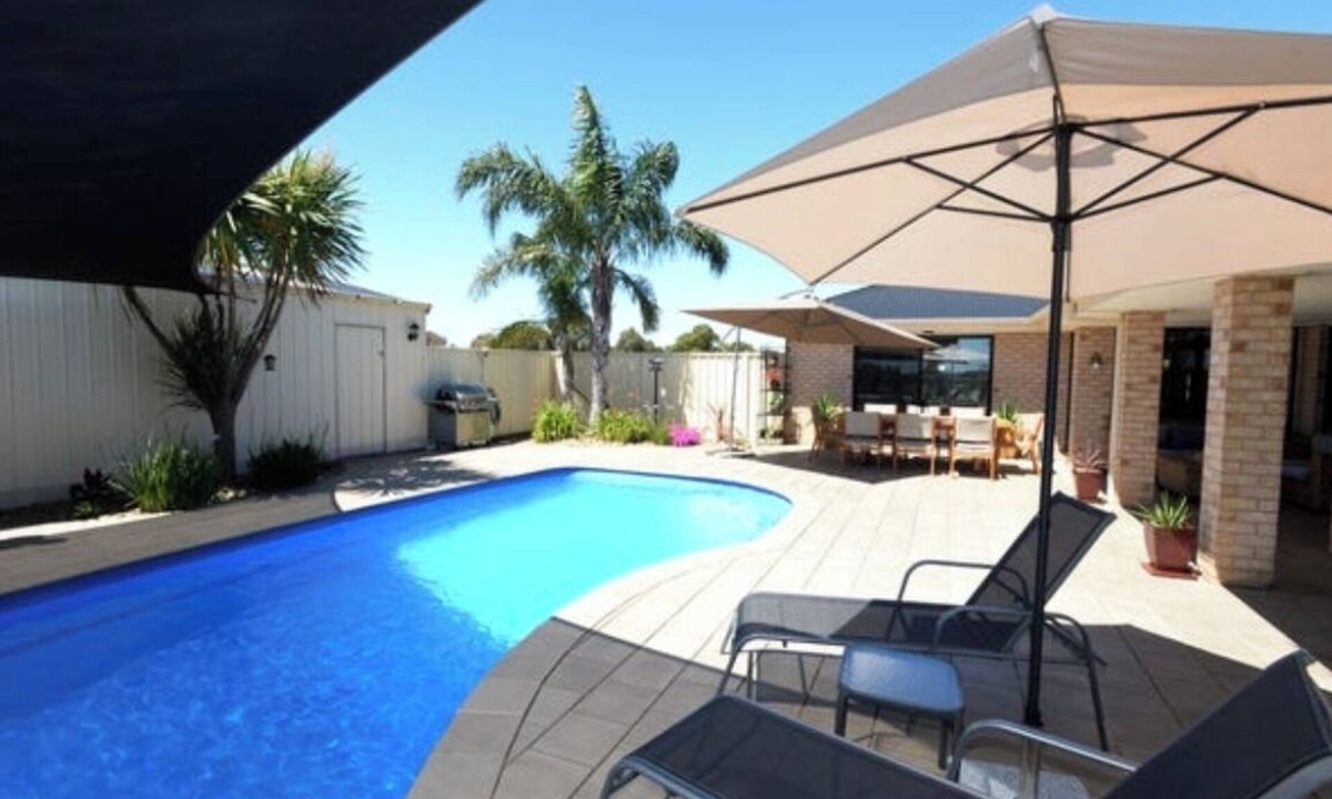 Yarrawonga House | The Complete Retreat