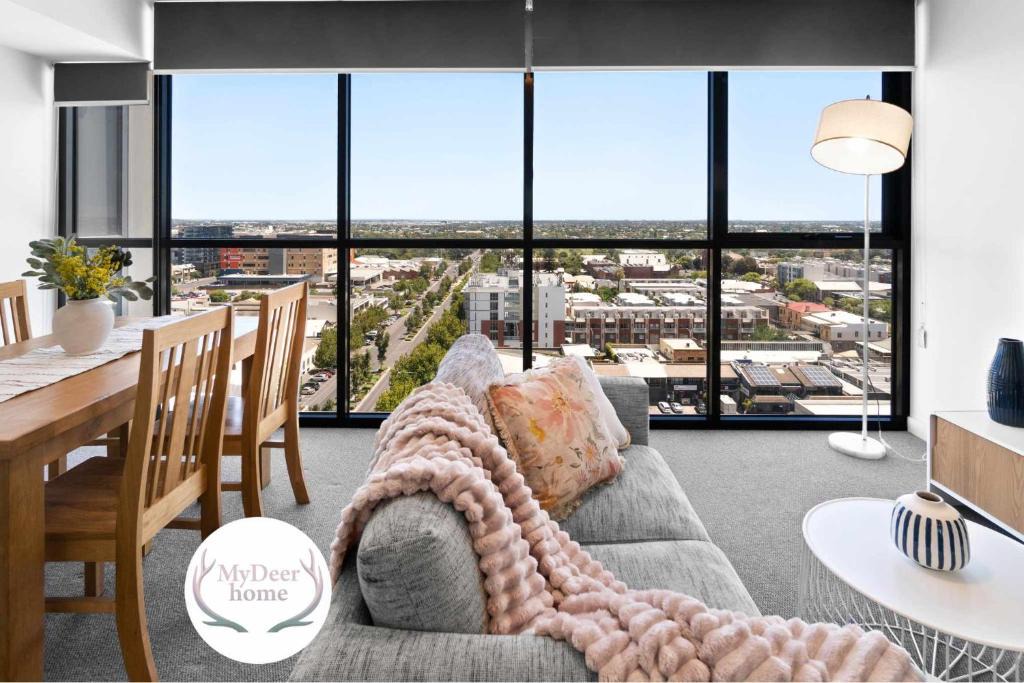 Adelaide Central Business District Apartment | The cozy 1BR Adelaide CBD Apt - Walkable - WiFi