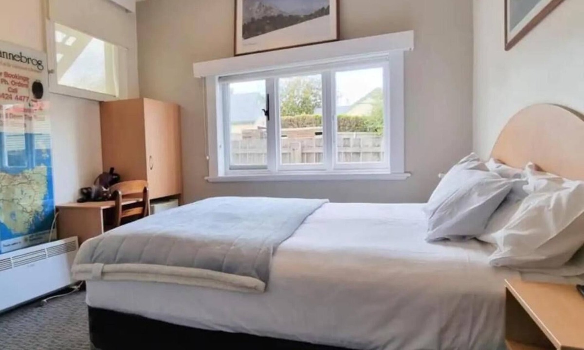 Devonport Cabin | The Dannebrog Lodge Room 6