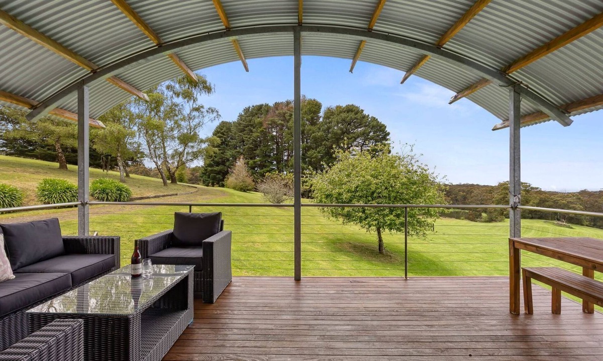 Benwerrin House | The Forest House - A secluded off grid Otway retreat surrounded by native bushland