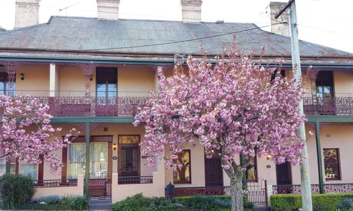 Mount Victoria House | The Foyle - Mount Victoria