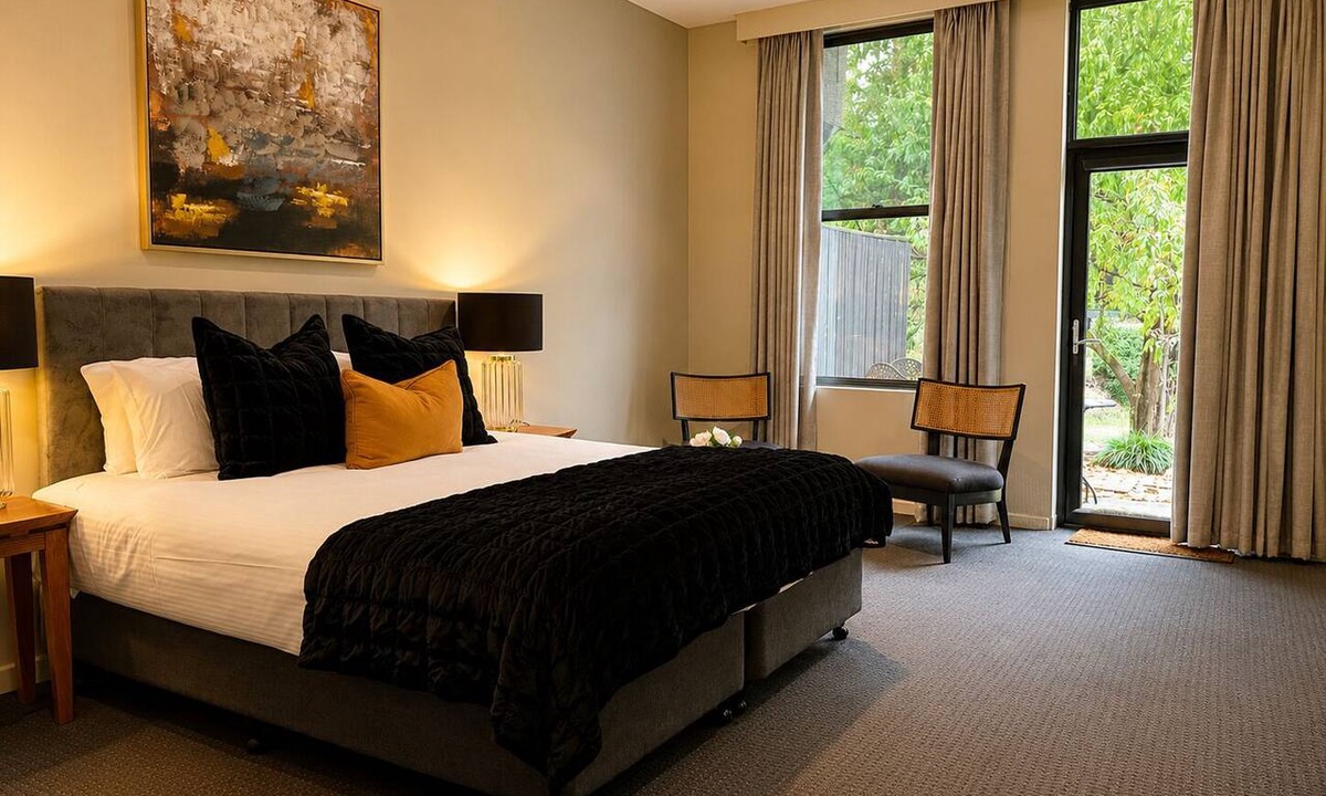 Beechworth Hotel | The Grand Oaks Resort