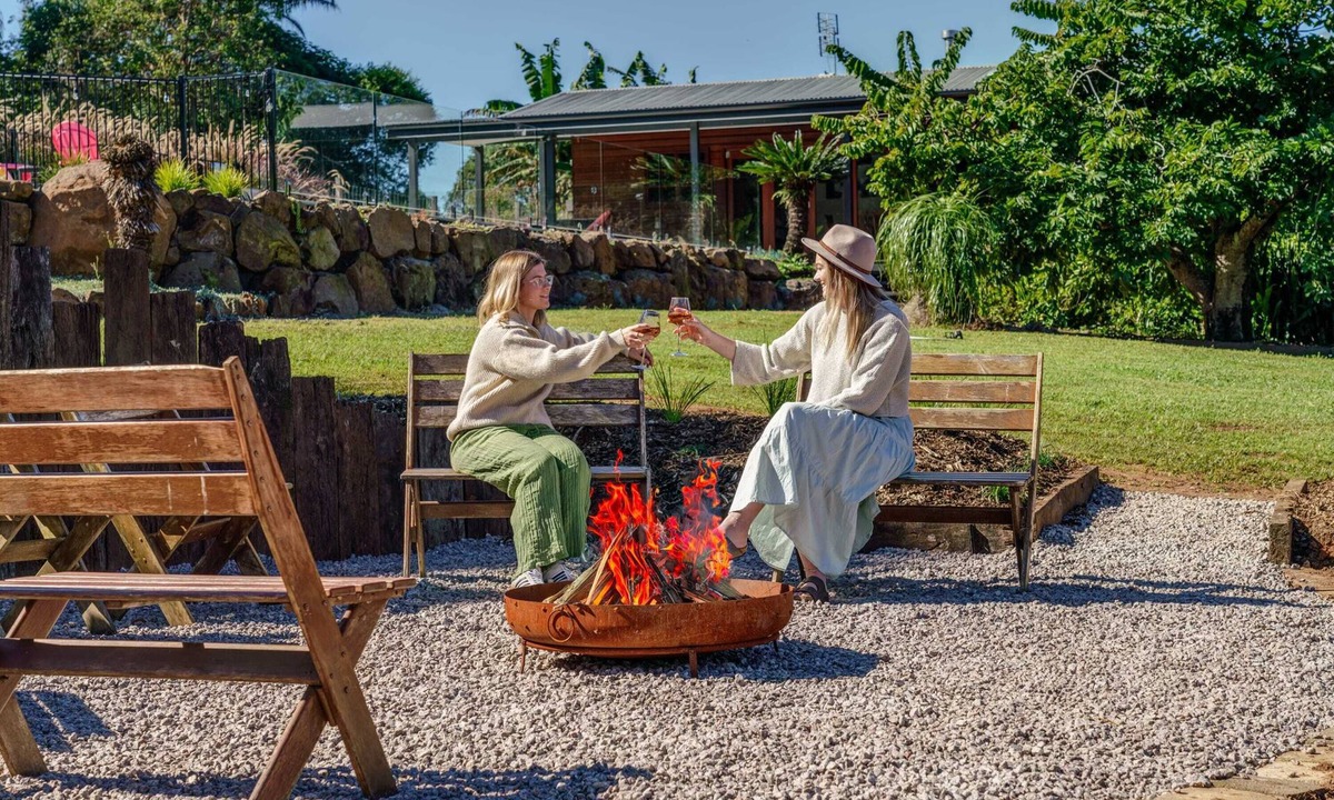 Kiels Mountain House | The Hideaway - Chic Farmhouse, 15min to Beaches