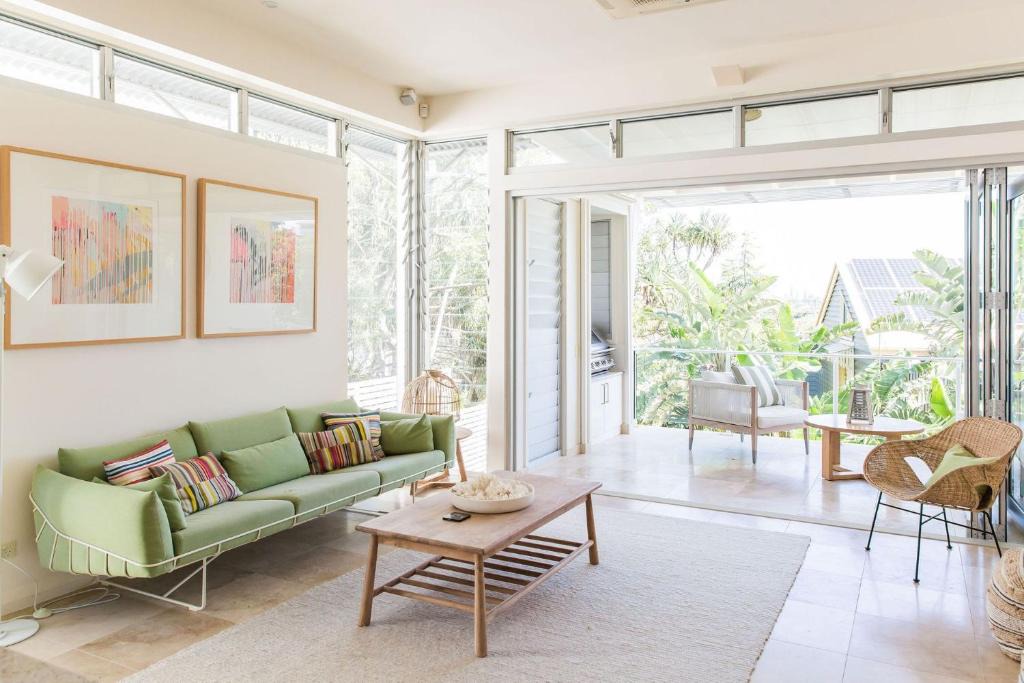Sunshine Beach Villa | The Hill Street Villa offers private pool in stylish unit