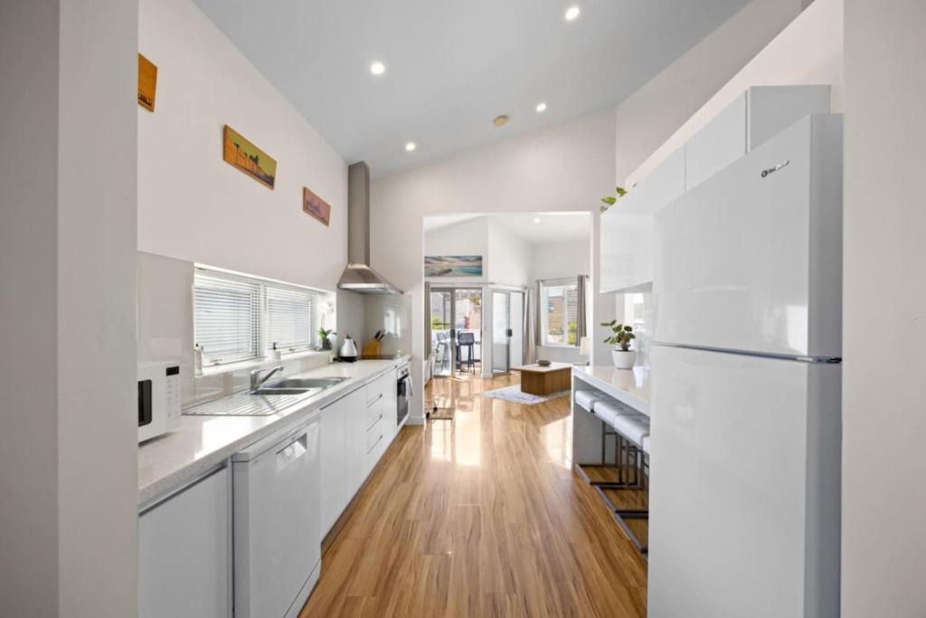 Fremantle Apartment | The Lookout, Modern Fremantle Apartment with View