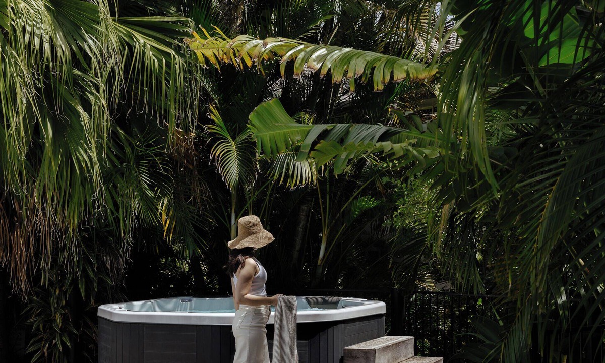 Byron Bay Hotel | The Lord Byron