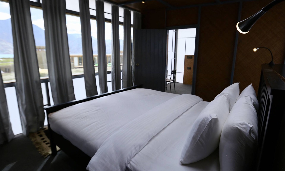 Man Hotel | The Merak