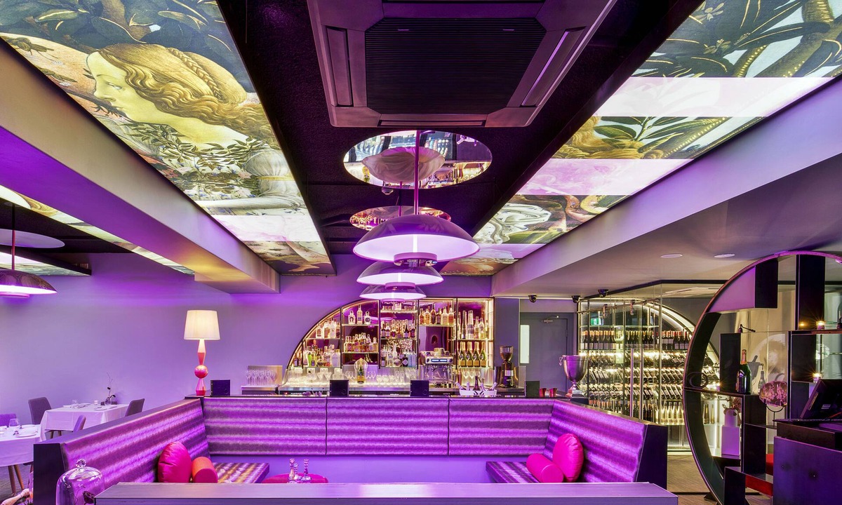 Spring Hill Hotel | The Metropolitan Spring Hill