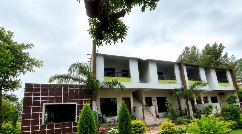 Chikhaldara Hotel | The mountain view Resort