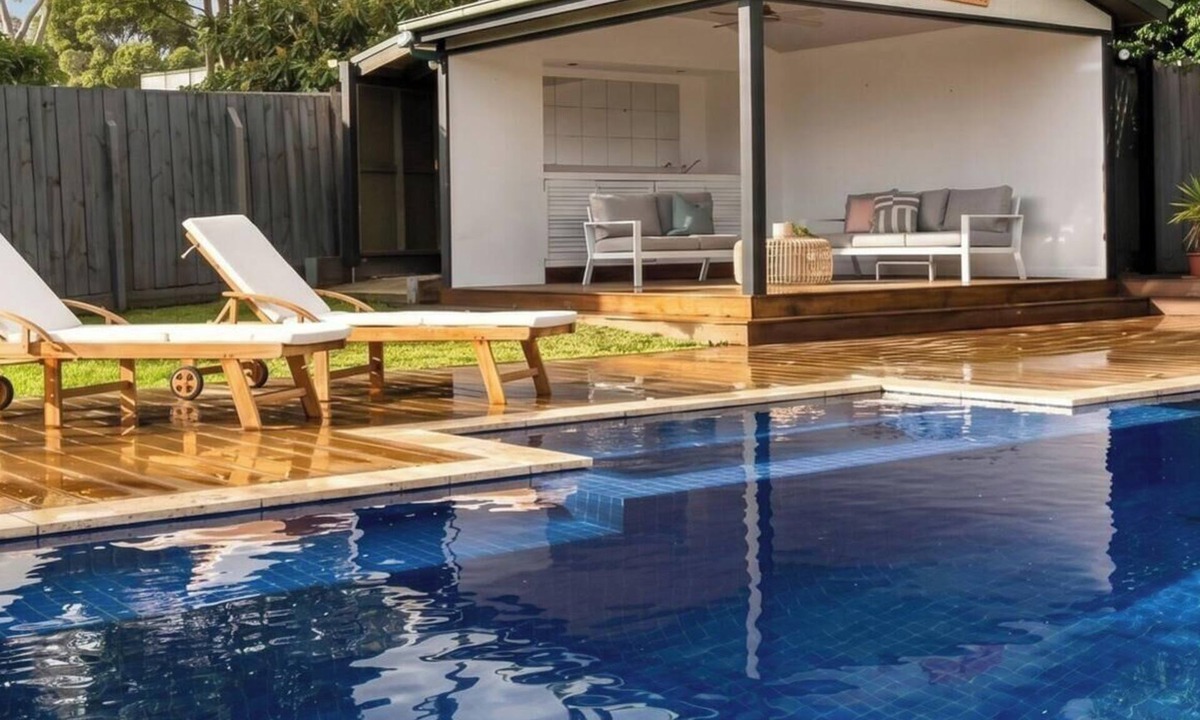 McCrae House | The Navigator with heated pool and spa