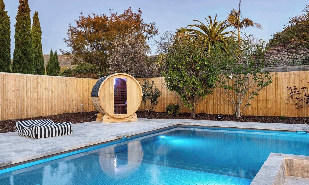 McCrae House | The Nepean | 100m to Beach, Pool & Fire Pit