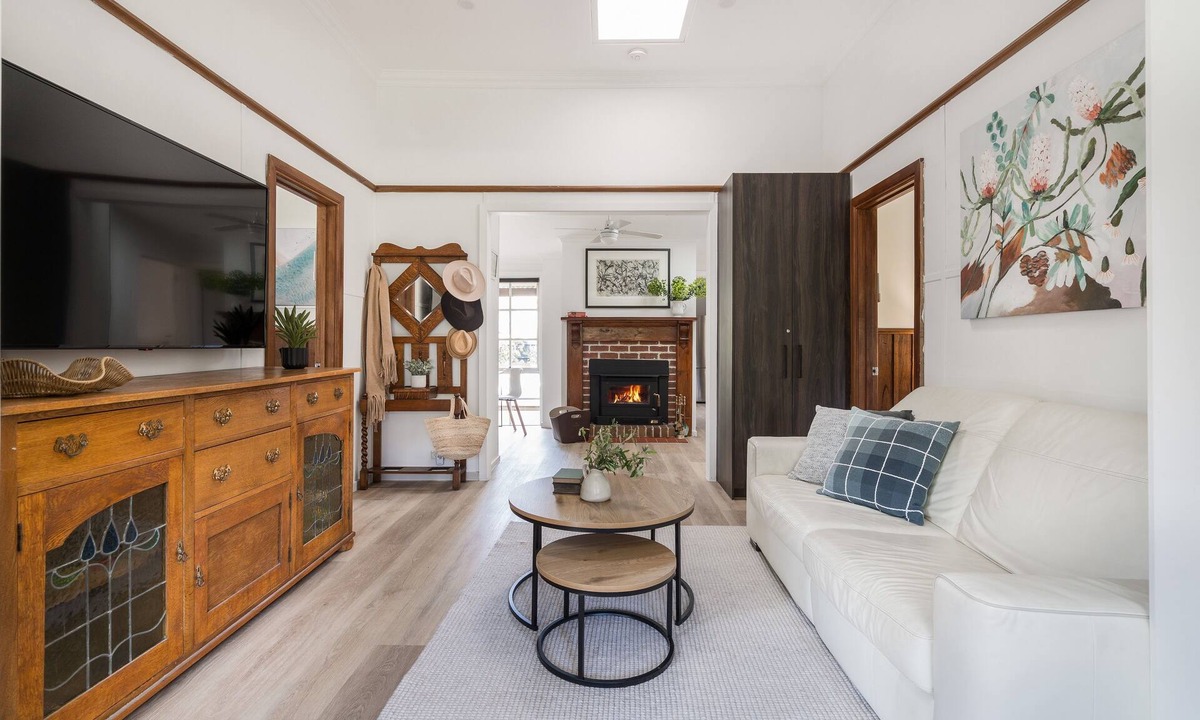 Balnarring Beach House | The Old Library - 4pm check out Sundays*