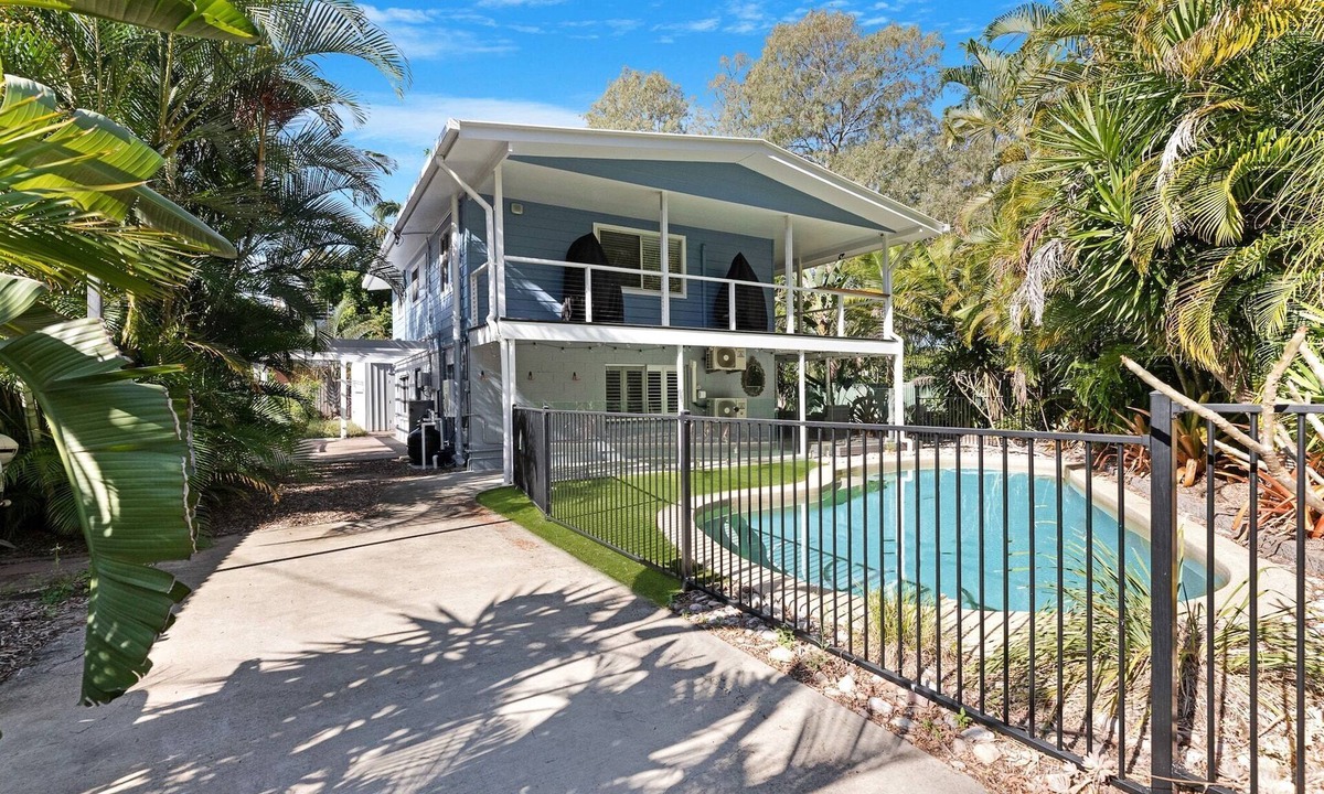 Toogoom Apartment | The Palms - Beach Retreat with Pool, Garden, BBQ