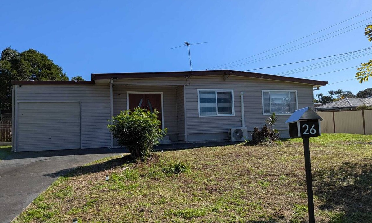 Brendale House | The Pine Rest | Spacious & Central Haven in Brendale