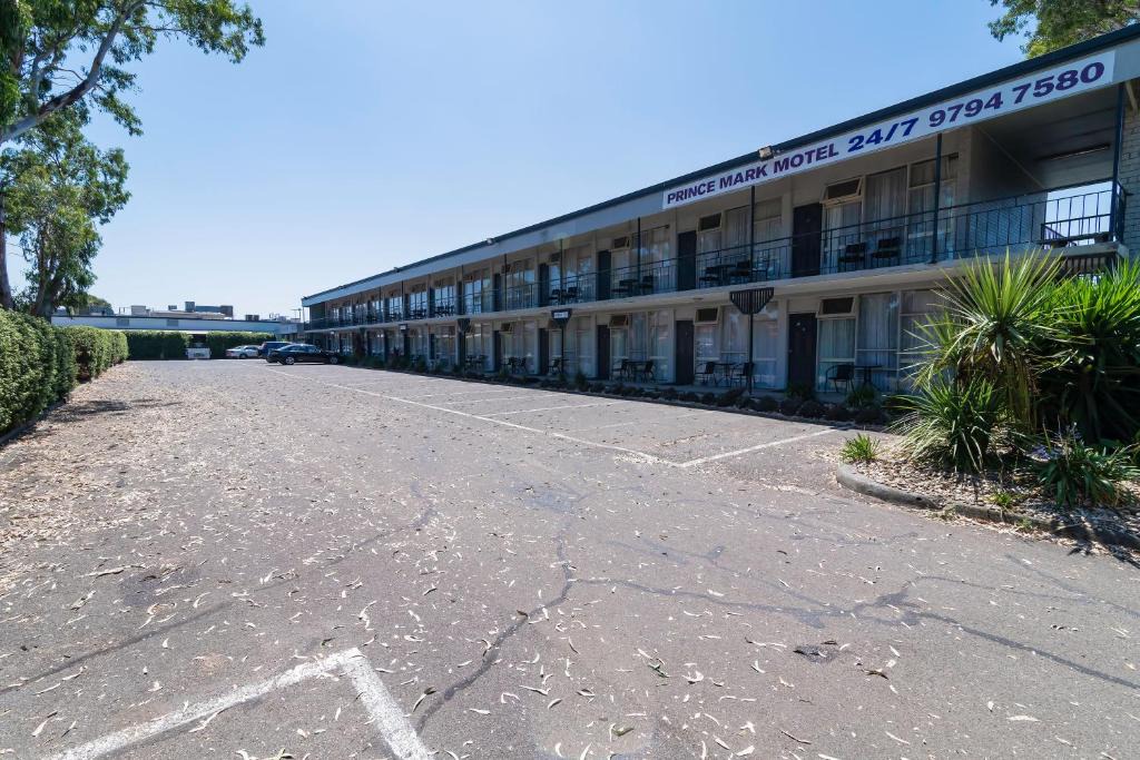 Doveton Hotel | The Prince Mark Motel