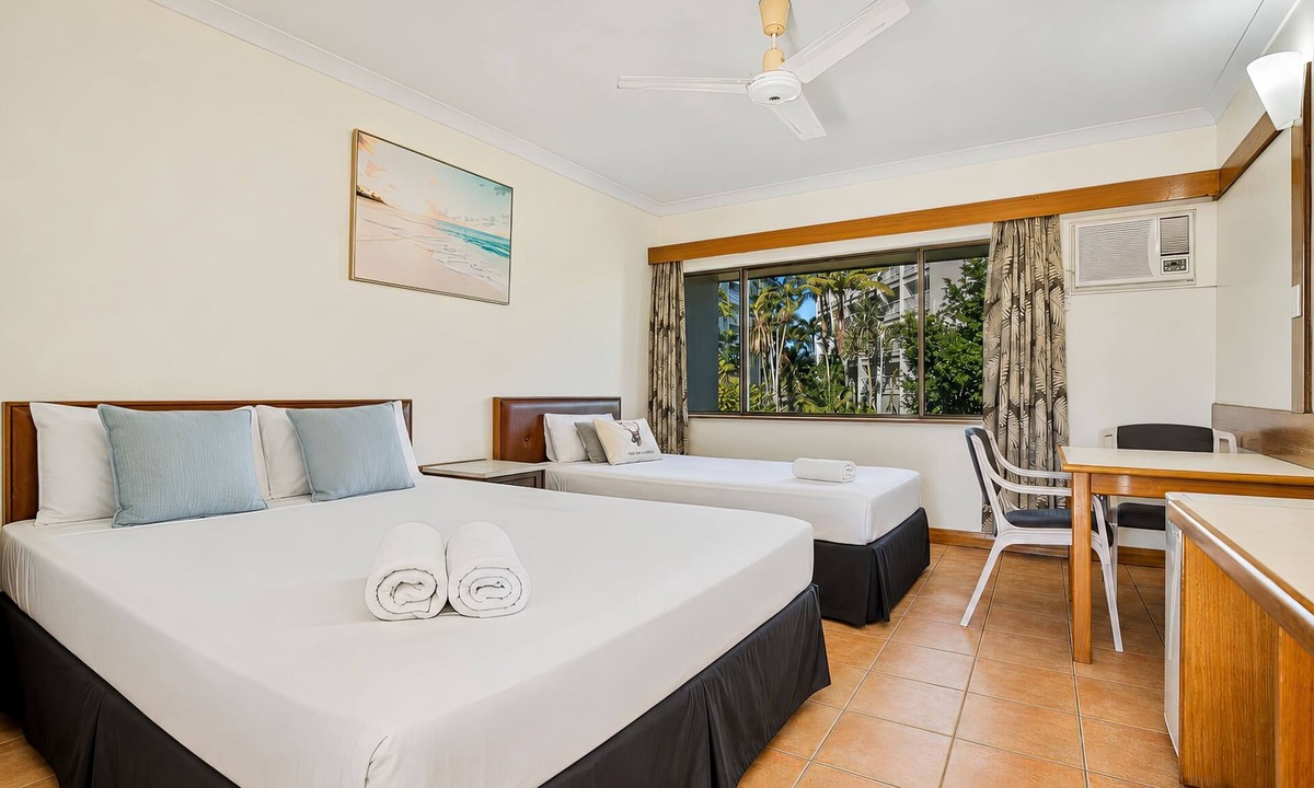 Cairns North Hotel | The Reef Motel