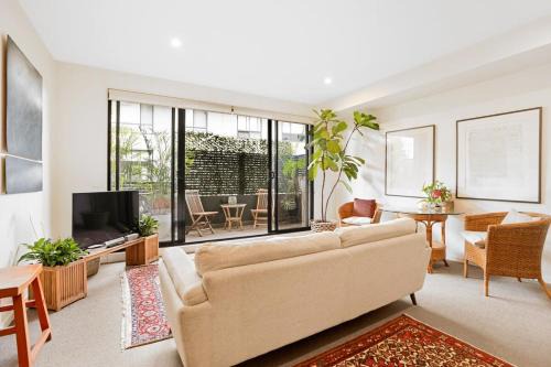 Richmond North Apartment | The Richmond - Bright 1BR Oasis w parking