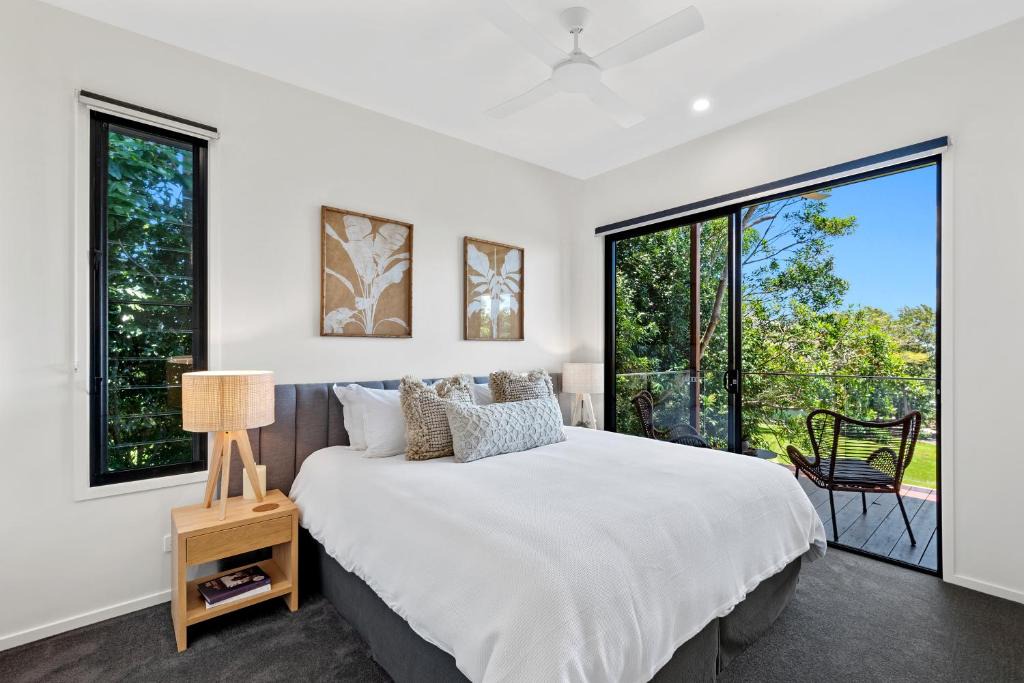 Booroobin Villa | The Ridge at Maleny 1 Bedroom Villa with Spa