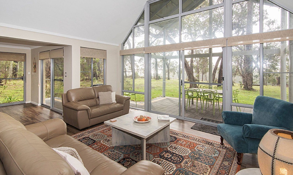 Yallingup House | THE RIDGE YALLINGUP Beautiful valley and vineyard views.