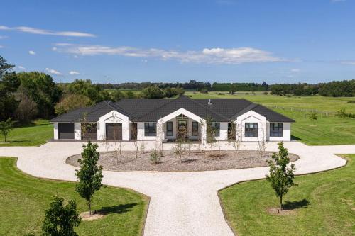 Burradoo House | The Riverside House Country Estate