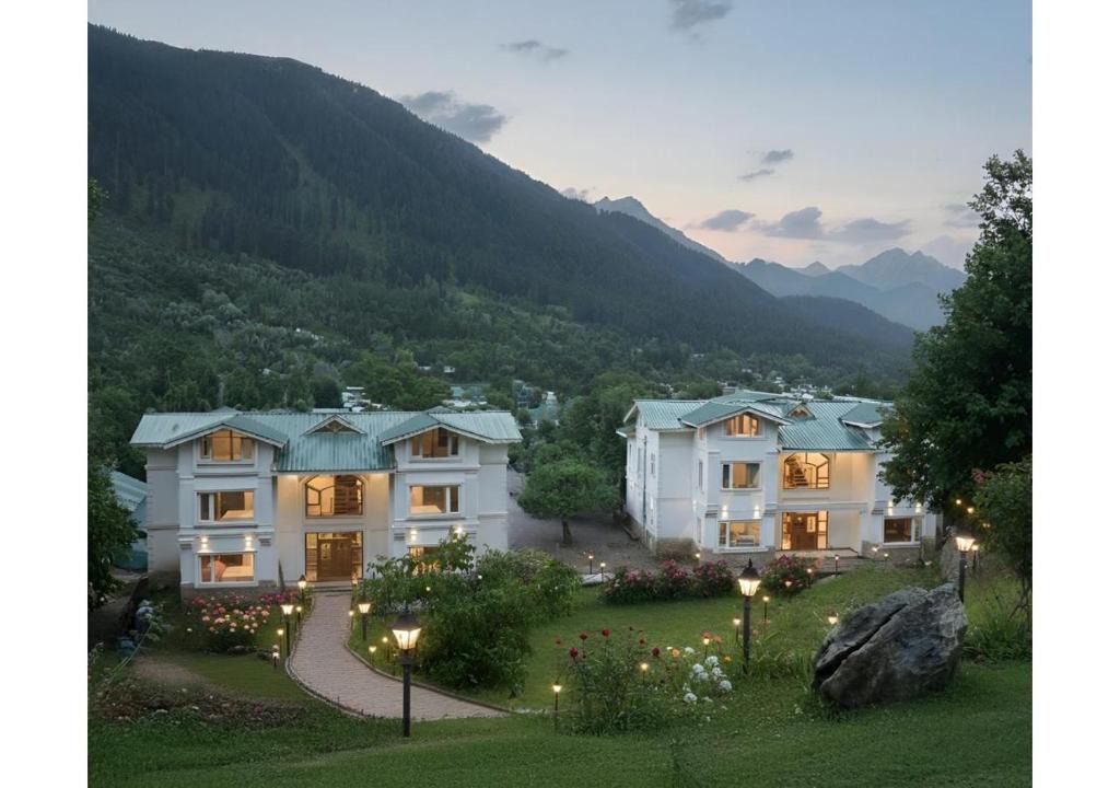 Laripora Hotel | The Riviera Hotel Pahalgam