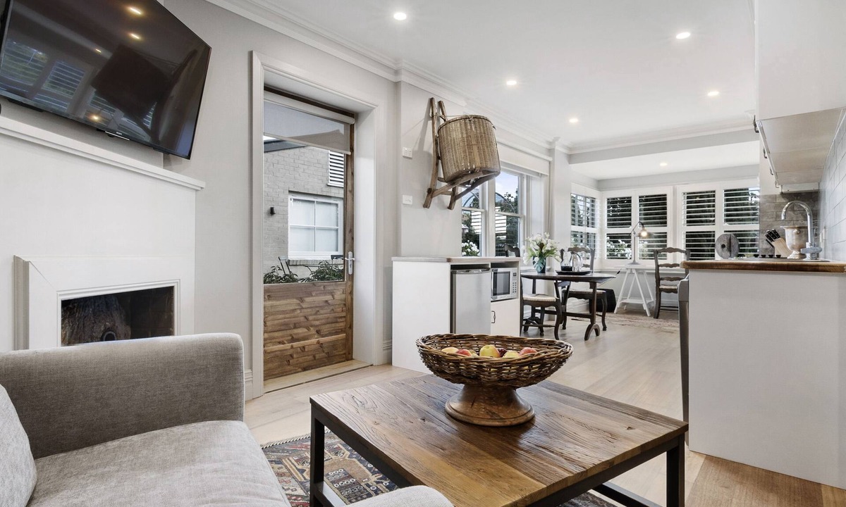 Sandy Bay Bed & Breakfast | The Rivulet
