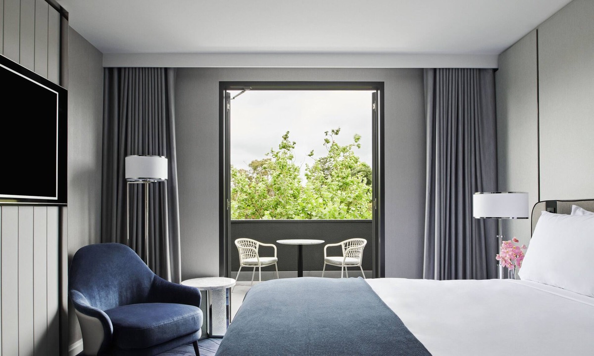 Melbourne Hotel | The Royce