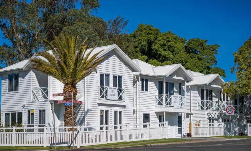 Kiama Villa | The SALTY PALMS Luxury Beach House Kiama