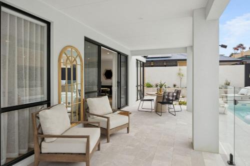 Dawesville House | The Sanctuary Luxe Pool Retreat Near The Beach