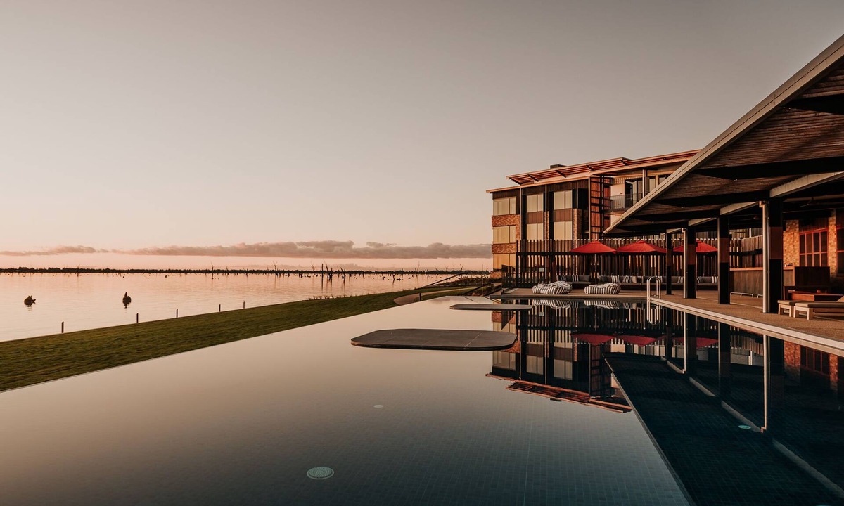 Yarrawonga Hotel | The Sebel Yarrawonga Silverwoods