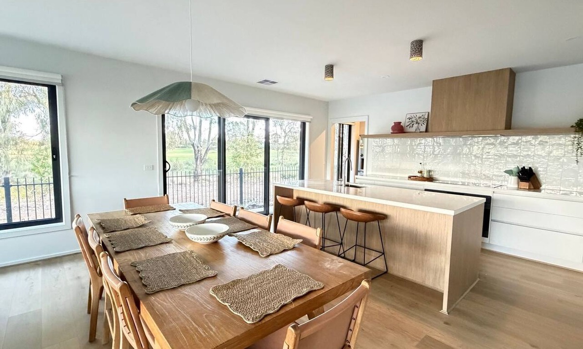 Yarrawonga House | The Silverwoods Retreat