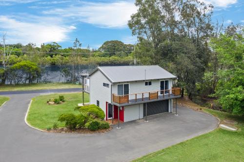 Mylestom Apartment | The Stag Cabin 4