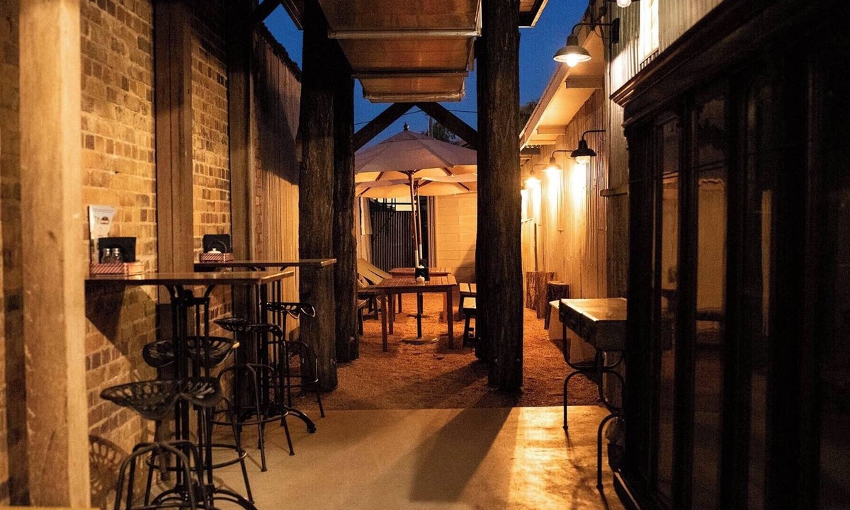 Longreach Hotel | The Staging Post