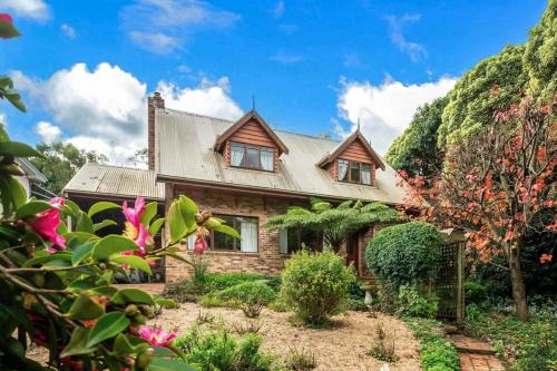 Warburton House | The Tolpuddle Cottage