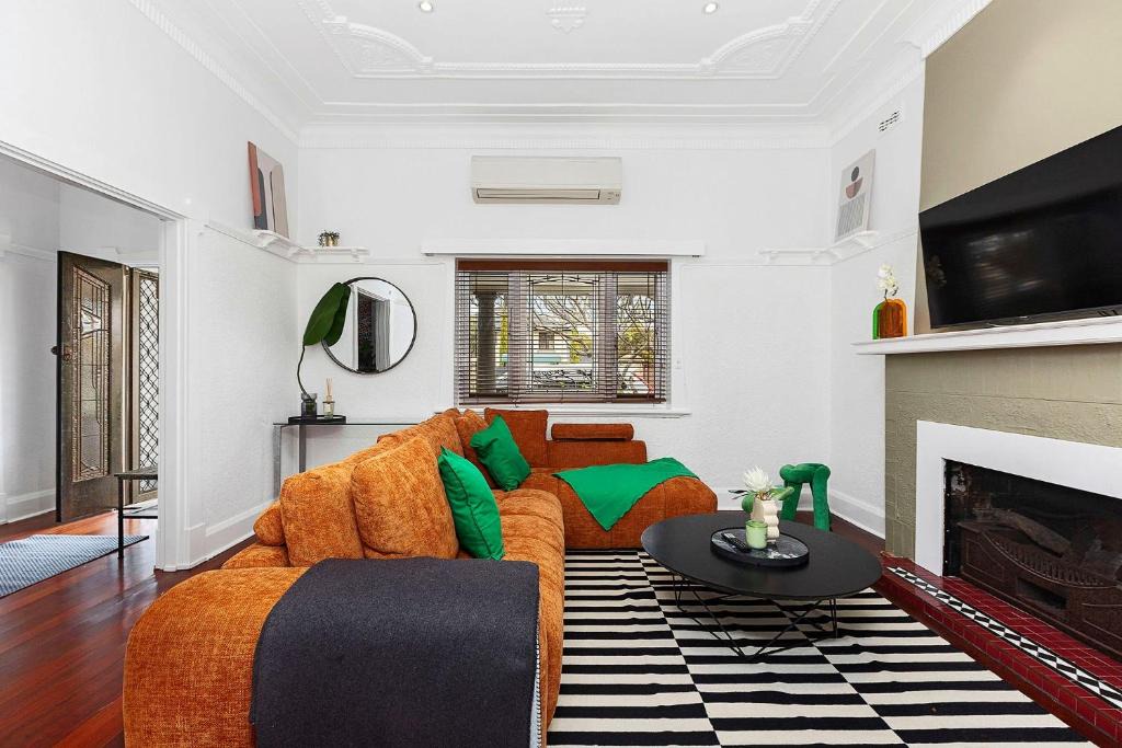 Bedford House | The Ultimate Bedford Modern Stay
