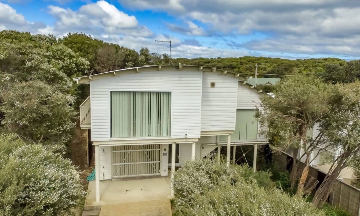 Sandy Point House | The White House Stay 3 Pay 2 Winter Special