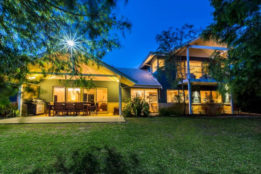 Quindalup House | The Willows - A Lush Beachside Retreat for Families