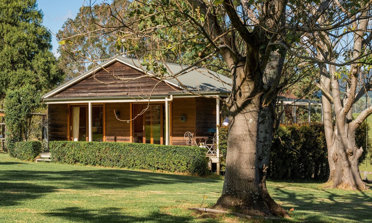 Barrengarry Cottage | The Willows - Book 2 nights + stay a 3rd night for free incl wine + cheese board
