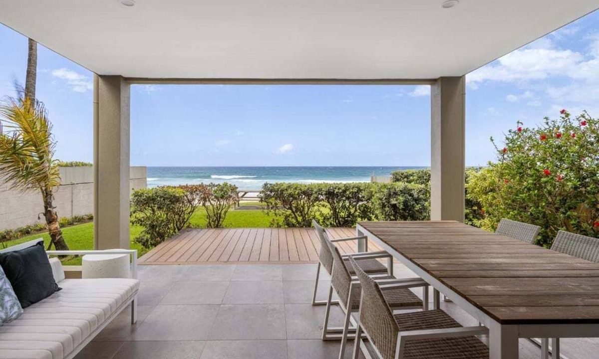 Mermaid Beach Apartment | Thirty-Nine Albatross (Apartment 3)