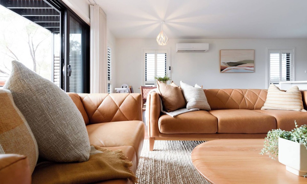 Launceston CBD House | Three-Story Haven River Views & Near Gorge
