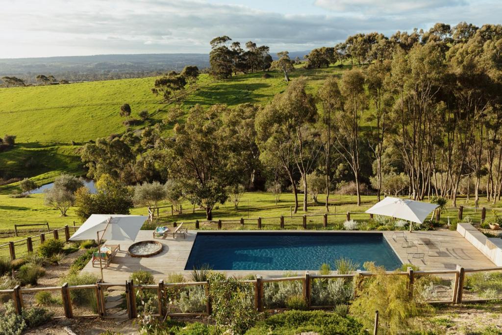 The Range Villa | TIMBA - Luxury bush retreat with pool, spa & gym