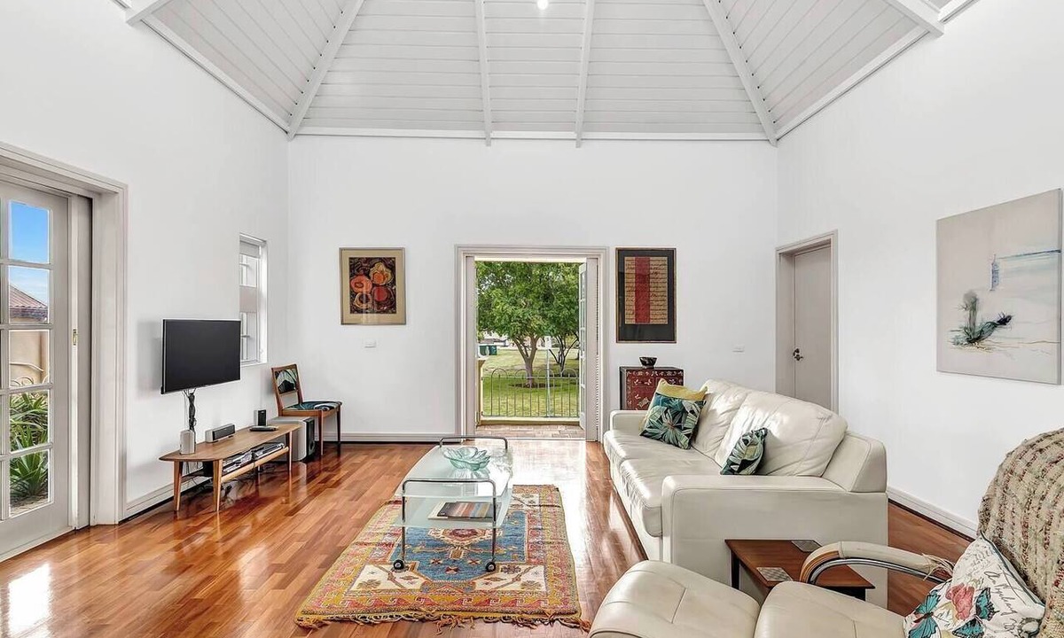 Semaphore Apartment | Time and Tide Hideaway A Spacious Beachside Escape