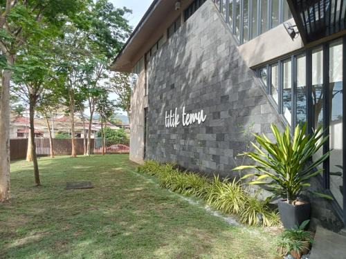 Bandar Indera Mahkota Villa | Titik Temu