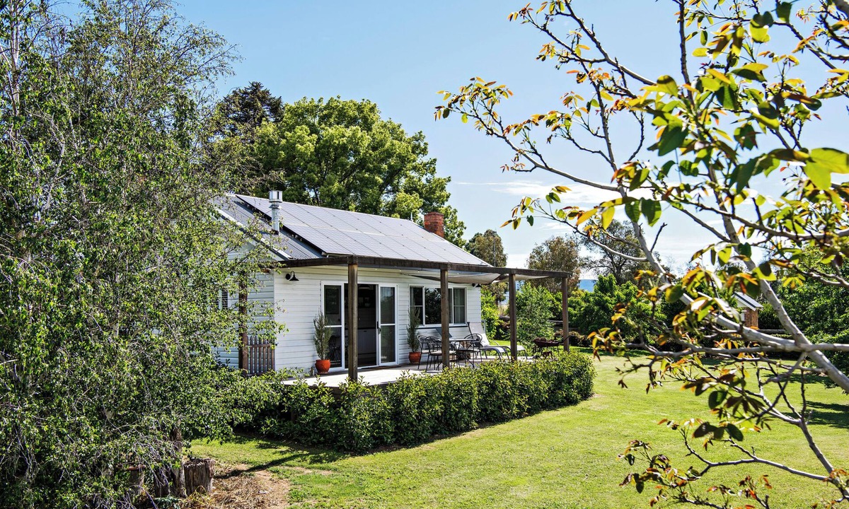 Milroy Cottage | Tom's Cottage @ Wilgowrah. A charming and tranquil garden cottage.