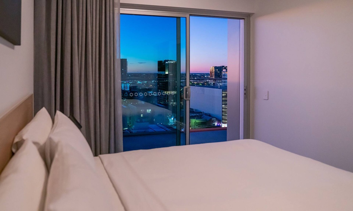 Adelaide Central Business District Hotel | Tom's Court Hotel