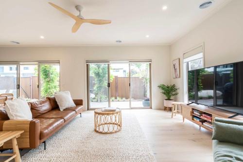 Torquay House | Torquay Haven Opposite Taylor Park 350m to Beach