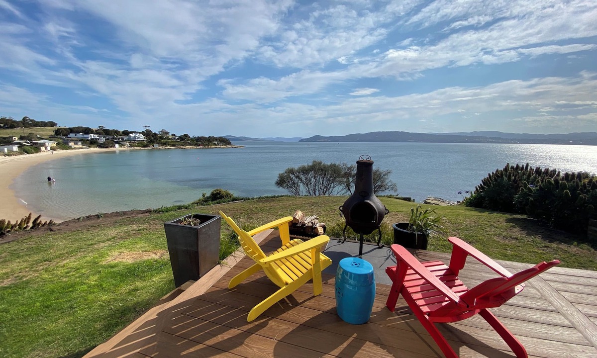 Opossum Bay Cottage | Total Beachfront, free bottle sparkling wine