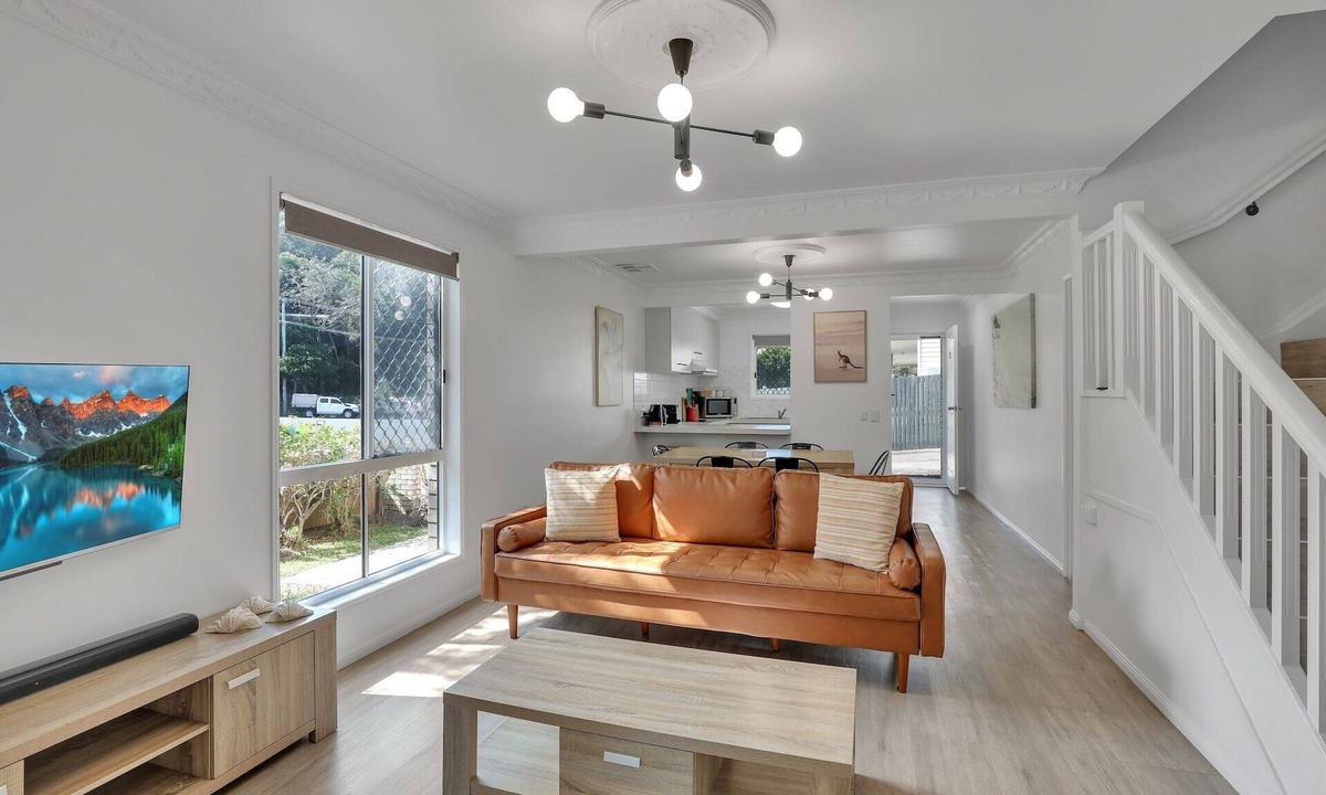 Point Lookout House | Townhouse - High Speed NBN and walk to everything