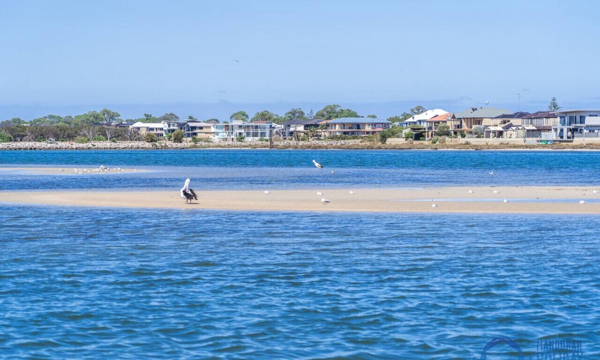 Dudley Park Apartment | Townside Getaway in Mandurah